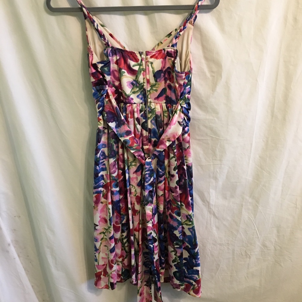 Dress - Picture 4 of 4